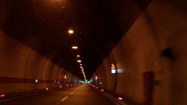 Mitsubishi Grandis 2.0 DiD Tunnel 6 km. смотреть онлайн