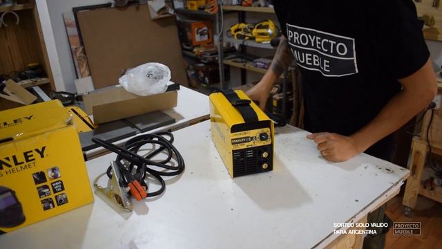 SOLDADORA INVERTER STANLEY! UNBOXING смотреть онлайн