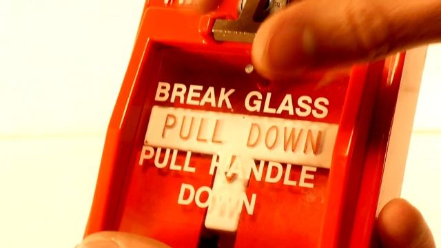 Vintage Simplex Break Glass 4251-30 Fire Alarm Pull Station Overview смотреть онлайн