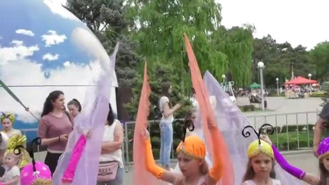 Кропоткин 1 мая//Концертные костюмы Баккара//Бабочки смотреть онлайн