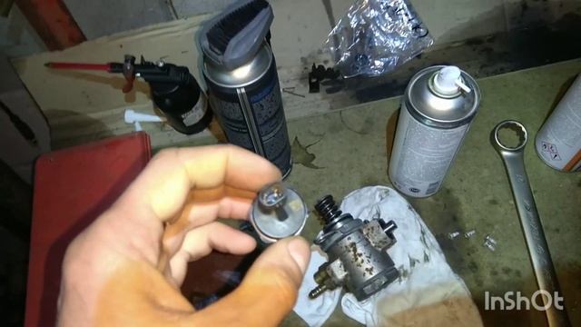 VW Passat B6 1.4 EcoFuel - помилка P2293 (008851) регулятор тиску палива...