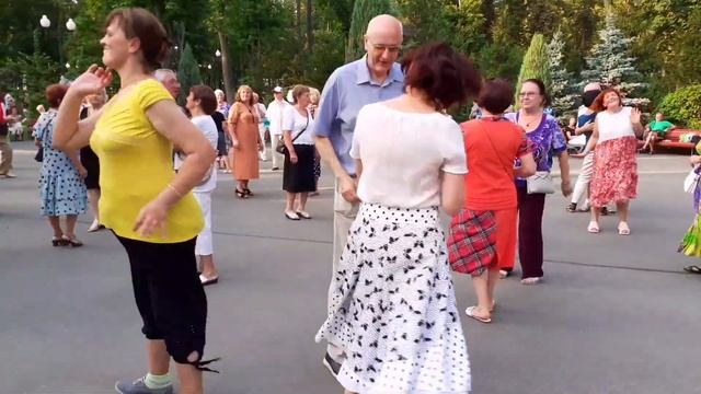 С РОЗОЮ КРАСИВОЮ! ЛЕТО 2021 В ПАРКЕ ГОРЬКОГО ХАРЬКОВ смотреть онлайн