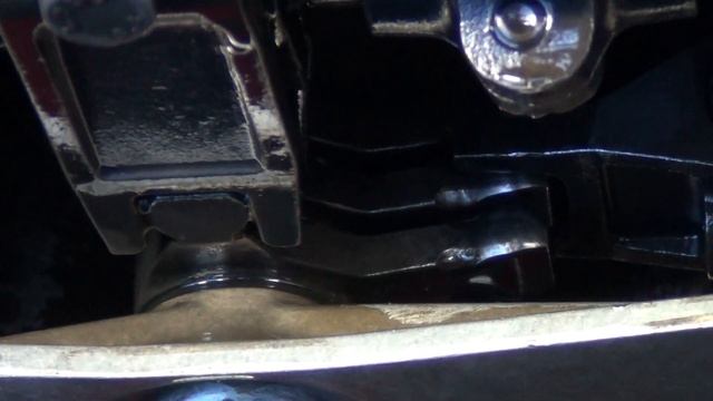 Ferrari Mondial QV 1985, Gear selector adjustment/ Gear box sump cover reinstallation. смотреть онлайн