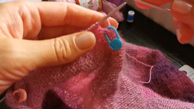 Пуловер "Маджента" Вырез горловины "Лодочка", спинка. смотреть онлайн