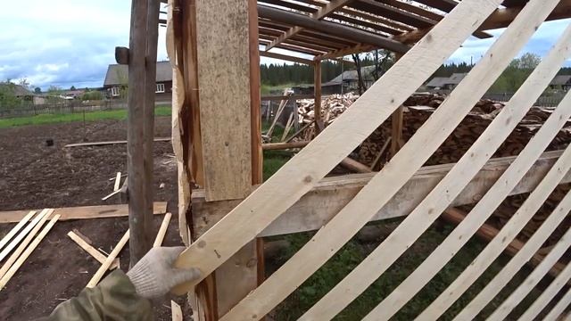 Обшиваем дровяник. Распаковка посылки от Трикотажной фабрики "Любимый Василёк". Жизнь в Провинции. смотреть онлайн