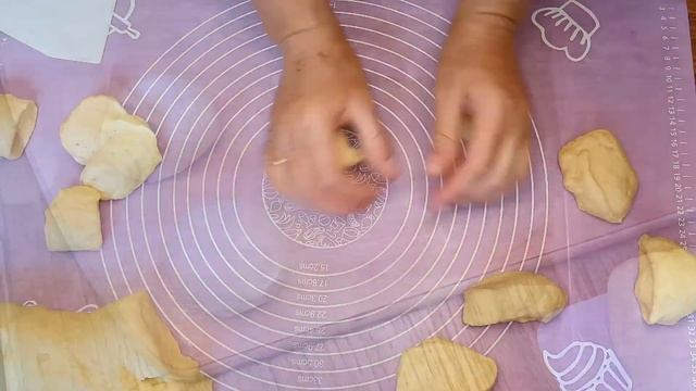 З БАБУСИНОЇ КНИЖКИ: пиріжки-пончики з малиною СТАРОВИННИЙ простий рецепт ? смотреть онлайн