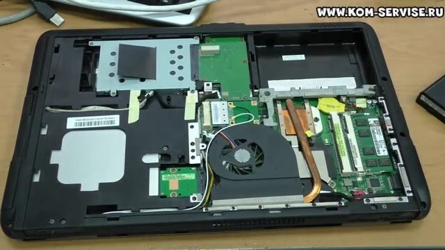 Инструкция по замене памяти и жесткого диска на ноутбуке ASUS K50. смотреть онлайн