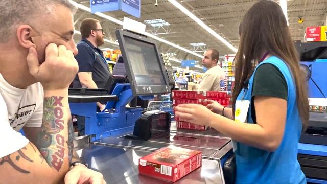 Food Shopping Spree for the Community смотреть онлайн