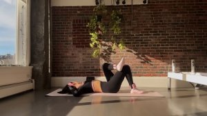 20MIN Lean Legs & Round Booty Pilates //  DAY 1 - 1 Week Pilates Challenge // madeleineabeid