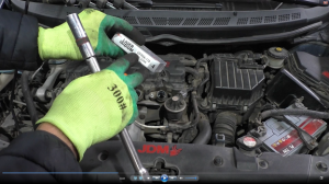 Замена свечей зажигания на Honda Civic 1,8 Хонда Цивик 2008 года