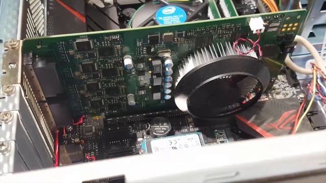 12-Display Graphics card：NVIDIA GPU driven x12 Multi-Displays Video Wall- Aetina - YouTube смотреть онлайн
