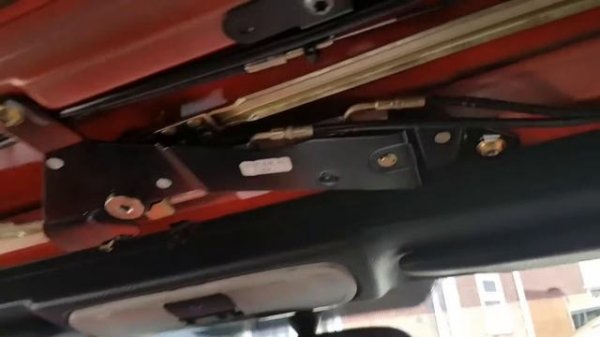Mercedes SLK 170 roof not opening... fault finding and repair.