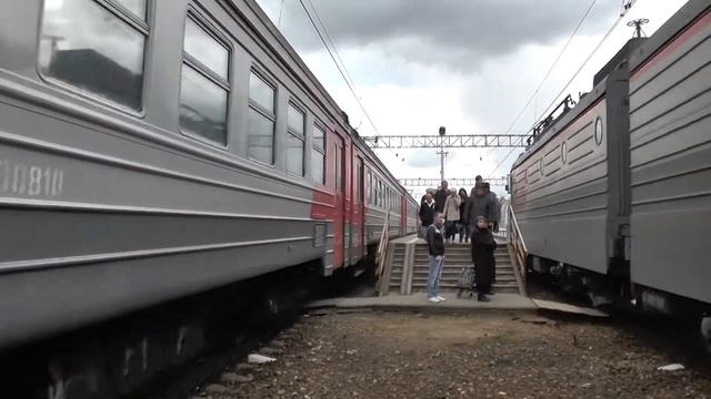 Электропоезд ЭД4М1-0008 станция Столбовая смотреть онлайн
