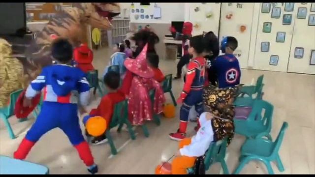 ? Хэллоуин в детском садике в Китае | мой костюм на Halloween | Работа учителем английского смотреть онлайн