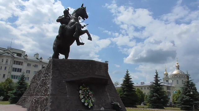 Я у памятника, памятник Ермолов, город Орёл