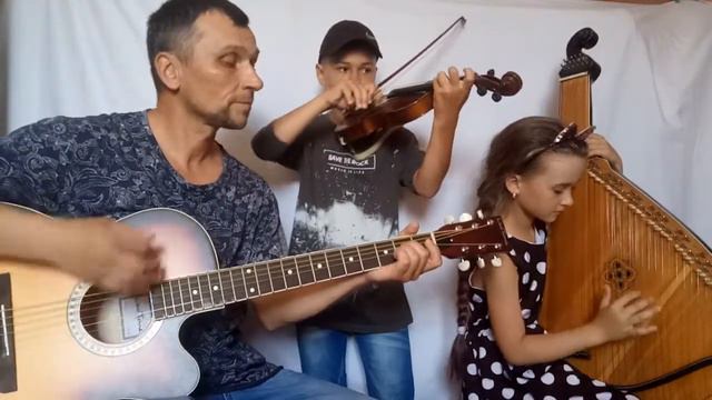 Тріо Трембачів - В Раннішній час смотреть онлайн