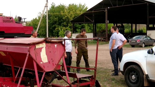 В Альметьевске наградили четырех комбайнеров за уборку урожая смотреть онлайн