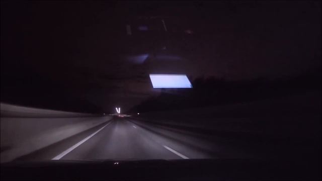 Едем по трассе M-11 "Нева". Попали на участки с отсутствием освещения. смотреть онлайн