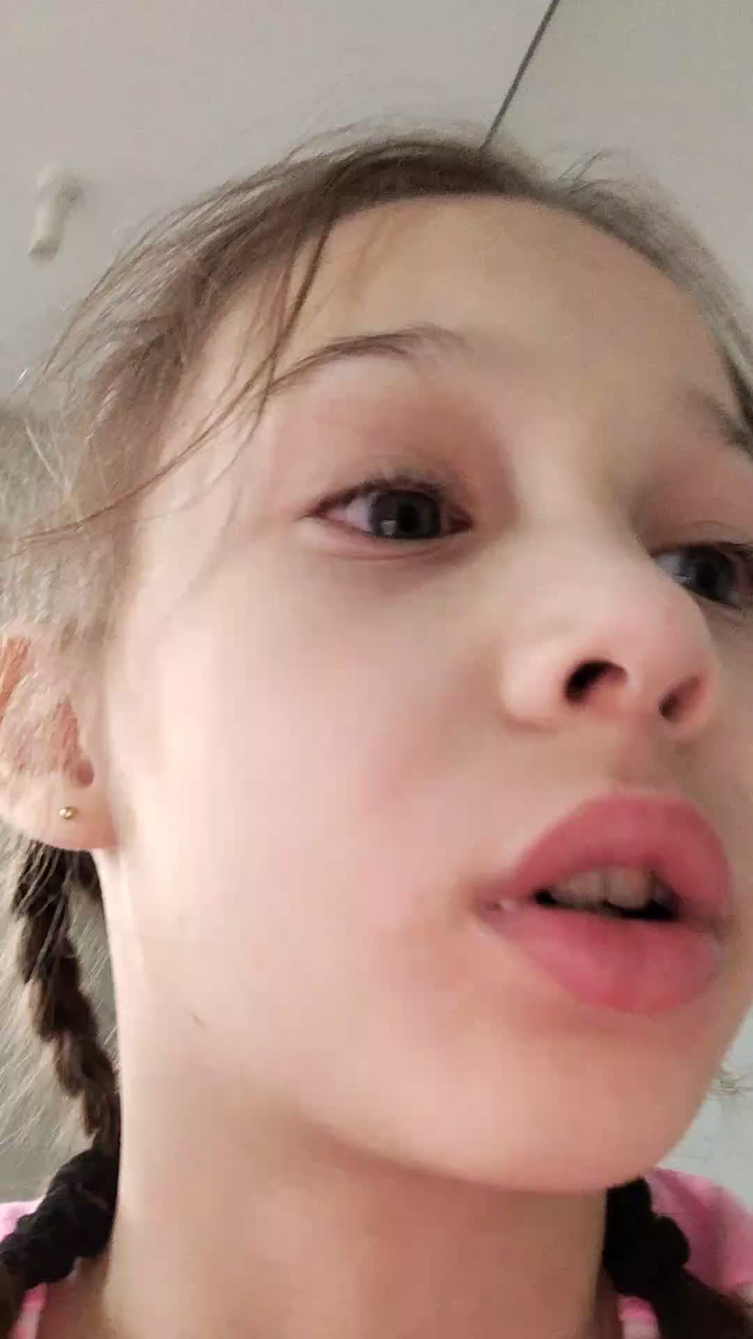 показать малыша смотреть онлайн