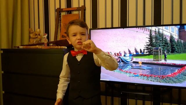 Ратибор Ялатов - "Могила Неизвестного солдата" - Э. А. Асадов смотреть онлайн