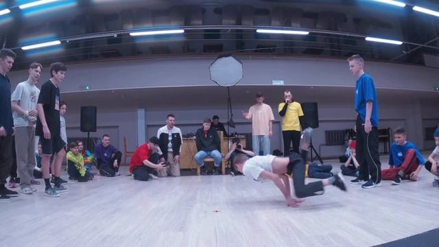 Битвы в Районах. Кинд -Центр. 1 на 1. Ульянов Данил - Хабаров Вадим - Чашкин Алексей смотреть онлайн