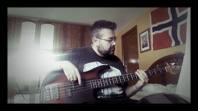Marilyn Manson - The Love Song bass cover (B1 Zoom) смотреть онлайн