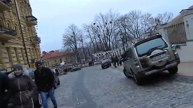 Киев (1) Андреевский спуск 28.02.2016 смотреть онлайн