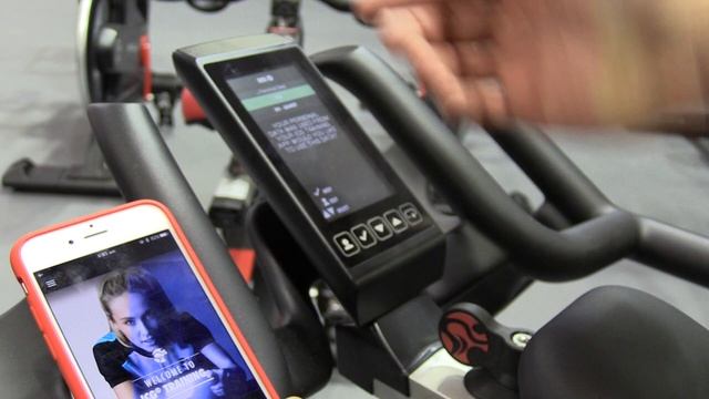 Life Fitness - 'ICG Training App' demo for 'IC7 indoor bikes' смотреть онлайн