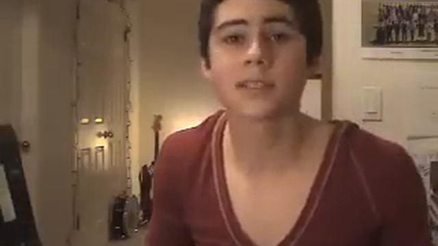 Dylan O'Brien sings Wannabe (Spice Girls) смотреть онлайн