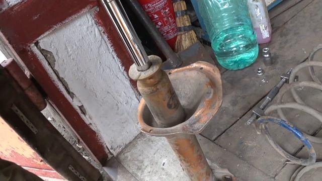 KYB ULTRA SR что же СТАЛО со стойкой ЗА 6 ЛЕТ? смотреть онлайн