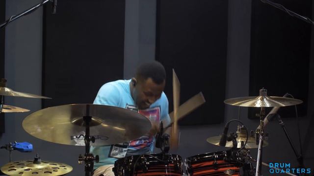 Shaba Segun Plays African Drum Solo - Live at Drum Quarters смотреть онлайн
