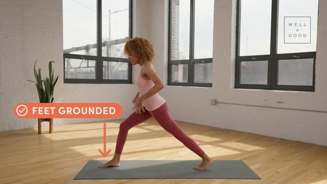 The Right Way to do Lunge Pose in Yoga | The Right Way | Well+Good смотреть онлайн