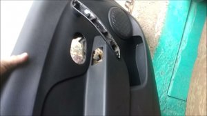 Сандеро  СТЕПВЕЙ   2. Замена дверной карты и ручки.