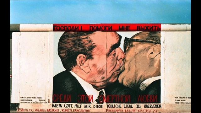Berlin and the East Side Gallery смотреть онлайн