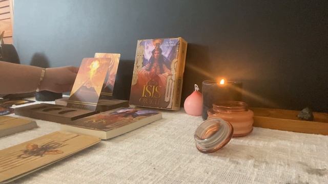 Unboxing the Isis Oracle Deck смотреть онлайн