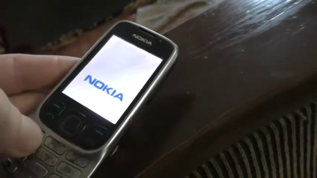 Почему телефон включается сам? Why does the phone turn on by itself? смотреть онлайн