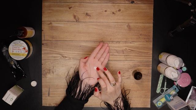 КРУТОЙ ЛАЙФХАК В ПОДСТРИЖКЕ НОГТЕЙ + ежедневный уход за малышом смотреть онлайн