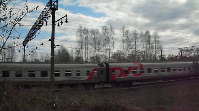 ЧС4Т с пассажирским едет по ст. Киров смотреть онлайн