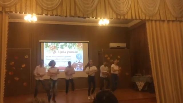ТАНЕЦ НА ДЕНЬ УЧИТЕЛЯ // СЕДЬМЫЕ КЛАССЫ смотреть онлайн