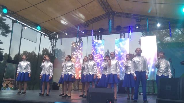 Мы желаем счастья вам!