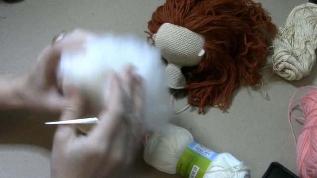Реалистичные волосы для вязаной куклы из акриловой пряжи || Как сделать волосы кукле амигуруми МК смотреть онлайн