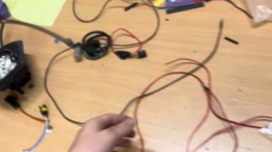 Как провести светодиодную￼  фару через аккумулятор