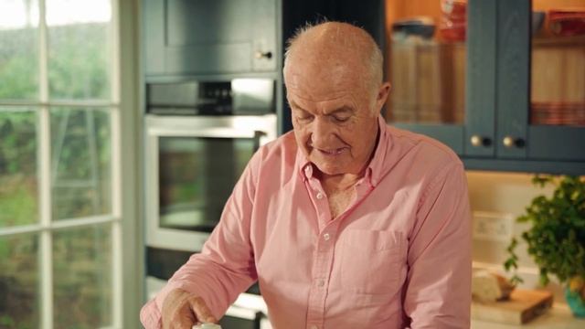 How to Make Aioli | Rick Stein Recipe смотреть онлайн
