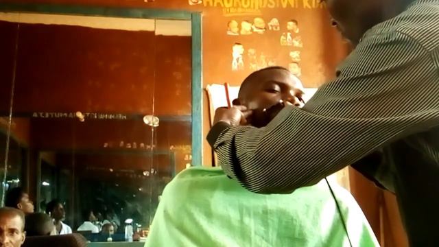 Kinyoz nyakagwe смотреть онлайн