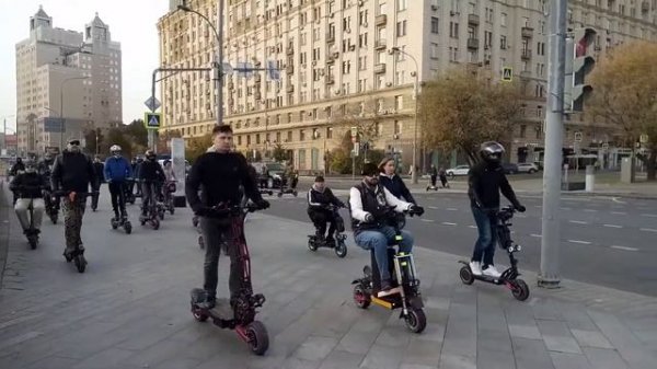 Покатушка с компанией Lux Wheel