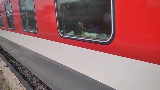 Двухэтажный поезд 137 Оренбург- Москва на станции Бузулук смотреть онлайн