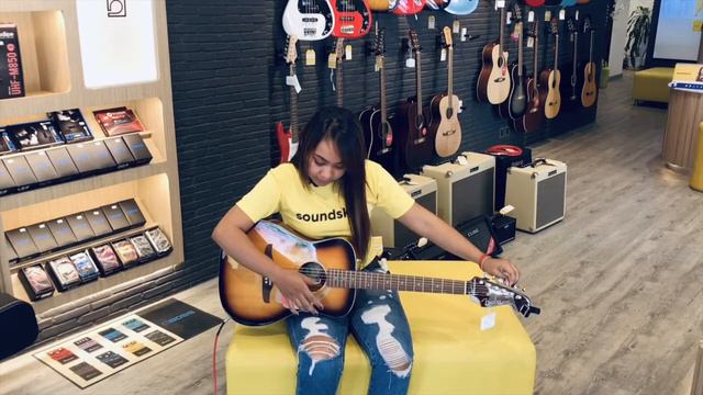 Fender Cambodia: Guitar Tuning with Dy (Khmer) смотреть онлайн