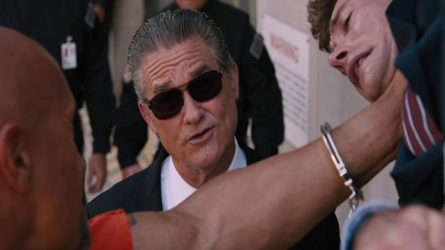 Форсаж 8 2017 г. (Хоббс попадает в тюрьму) смотреть онлайн