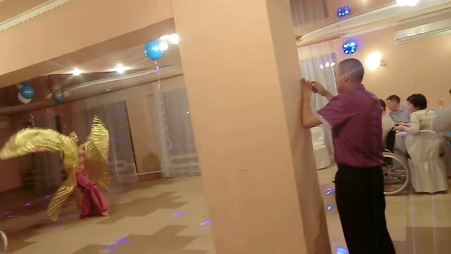 Астраханская танцовщица Восточного танца Шафика! танец с крыльями.минитрек смотреть онлайн