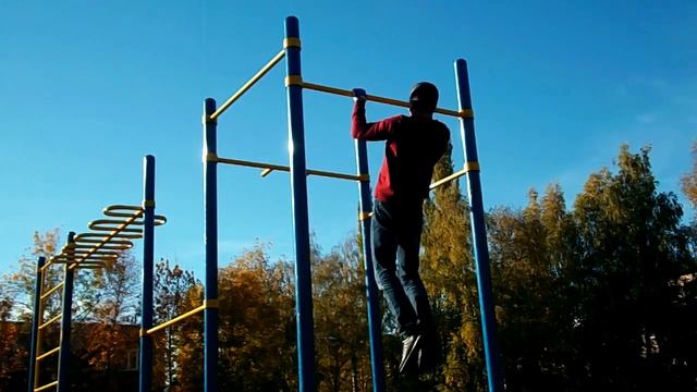 Тренировка в зале || ВОРКАУТ || Подтягивания || Отжимания на брусьях смотреть онлайн